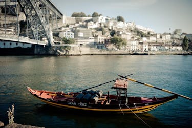 Visita guiada de meio dia ao Porto com cruzeiro pelas 6 pontes e prova de vinhos